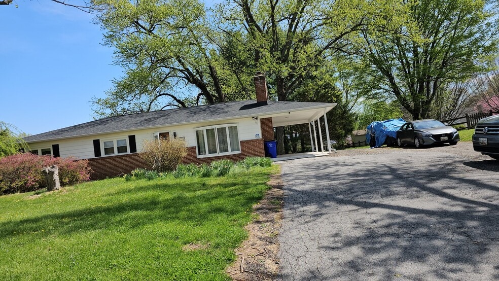 Building Photo - 2505 McKenzie Rd