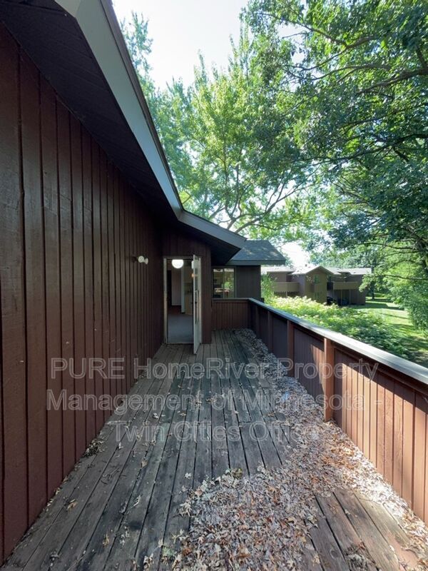 Building Photo - 1514 N Timber Ridge
