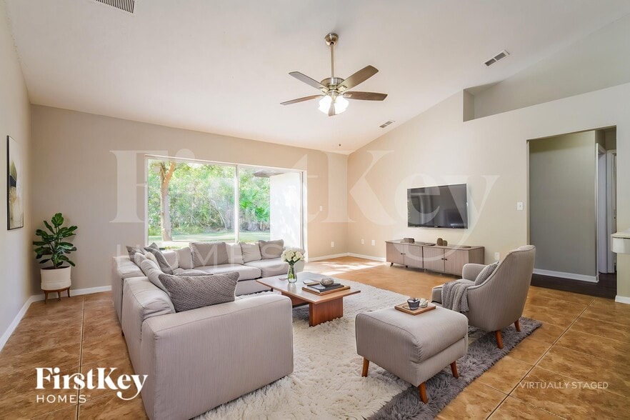 Building Photo - 649 Rosaro Ct