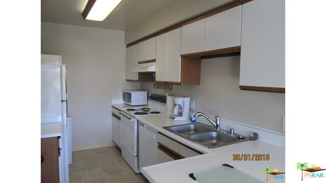 Building Photo - 1150 E Amado Rd