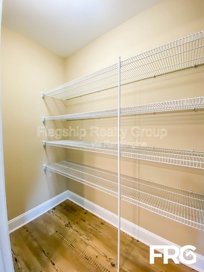 Building Photo - 203 Carew Dr