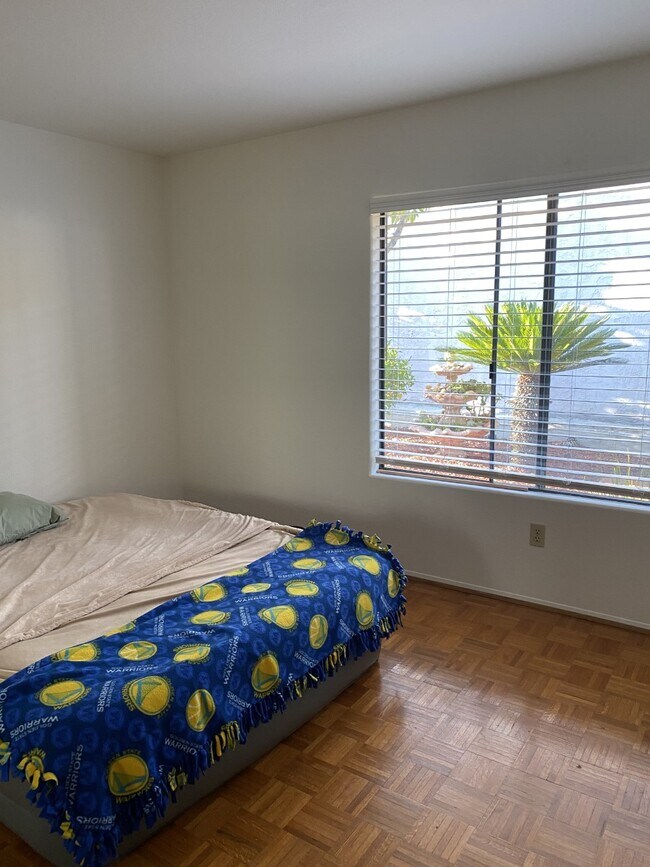 Second bedroom - 15928 Caminito Aire Puro