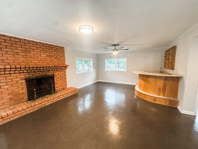 Building Photo - 5504 Normandy Rd