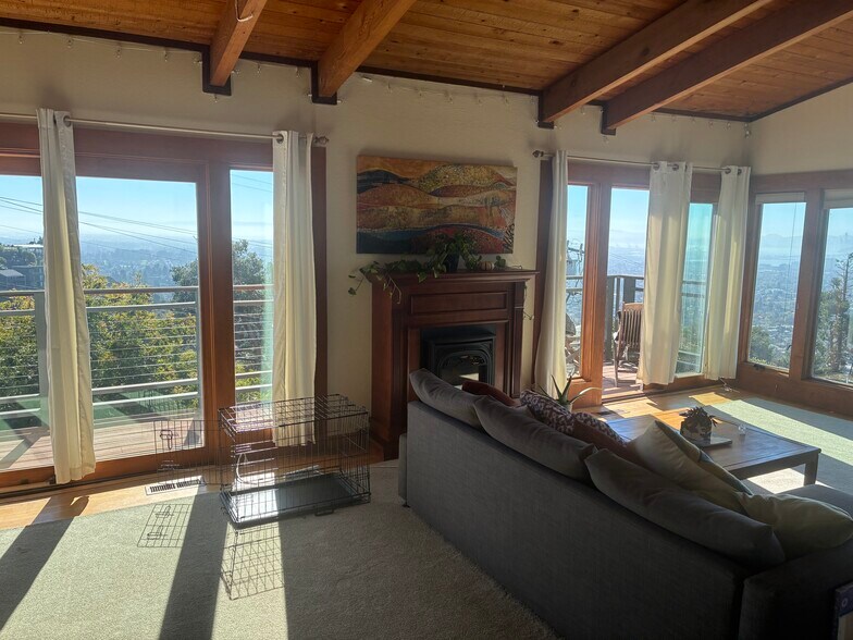 Building Photo - 365 Panoramic Way