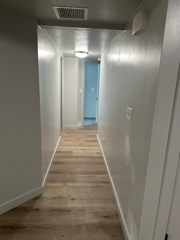 Building Photo - 306 W Royal Land Dr