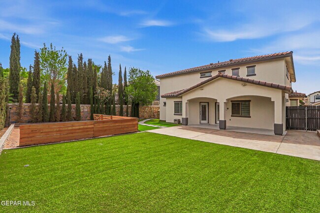 Building Photo - 3121 Tierra Paola Ln