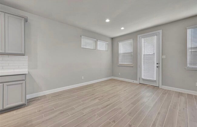 Building Photo - 3120 Moontide Ln