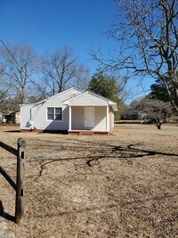 Building Photo - 1511 Converse Ave