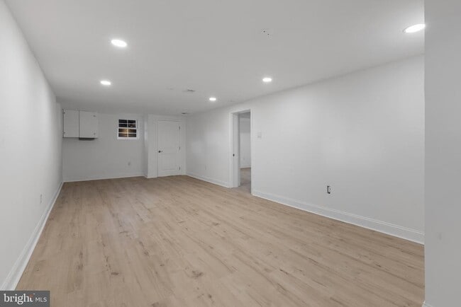 Building Photo - 3284 Annandale Rd