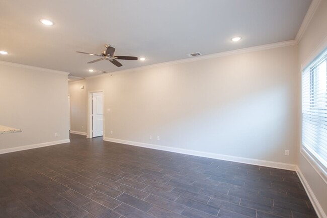 Building Photo - Available Now! Stunning 3 Bedroom 2 Bath Home in Whitehouse!