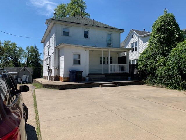 Building Photo - 112 N Lancaster St