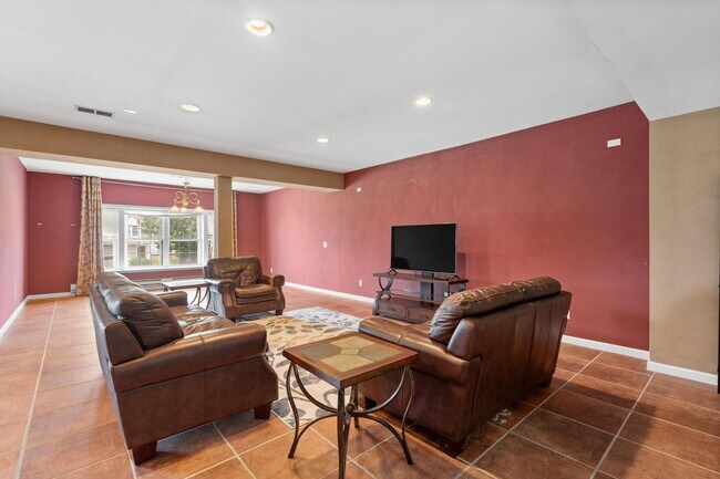 Building Photo - 1 Pinehurst Cir