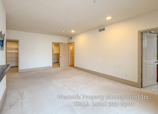 Building Photo - 1337 Wellesley Ave