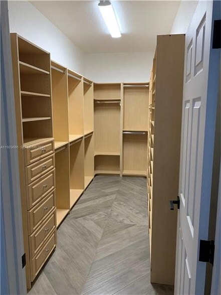 Building Photo - 6013 NW 56th Dr