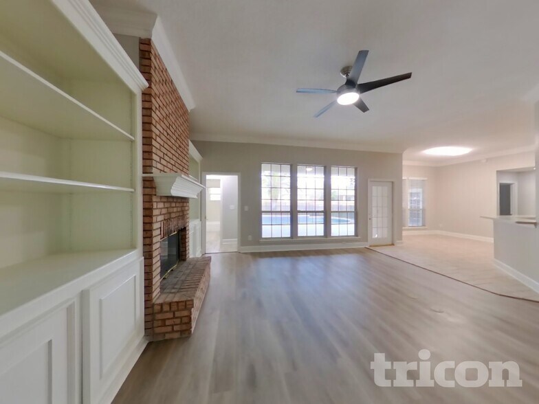 Building Photo - 1137 Hideaway Dr N