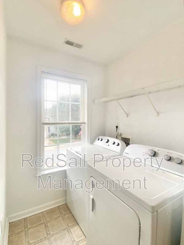 Building Photo - 13207 Harbor Dr