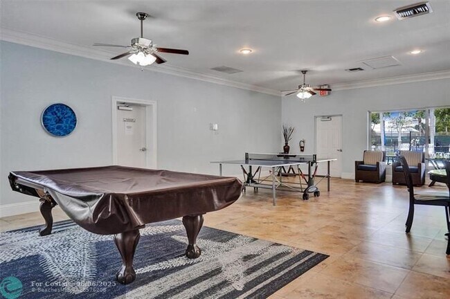 Building Photo - 6211 Bay Club Dr