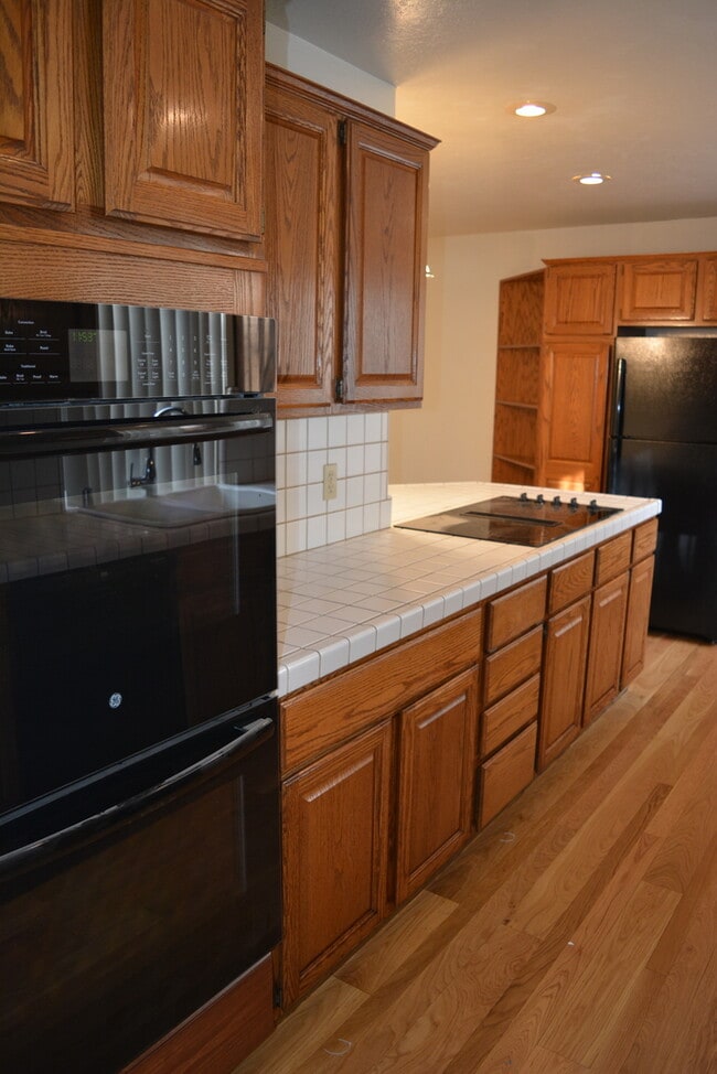 Building Photo - Single Family Home with Pool