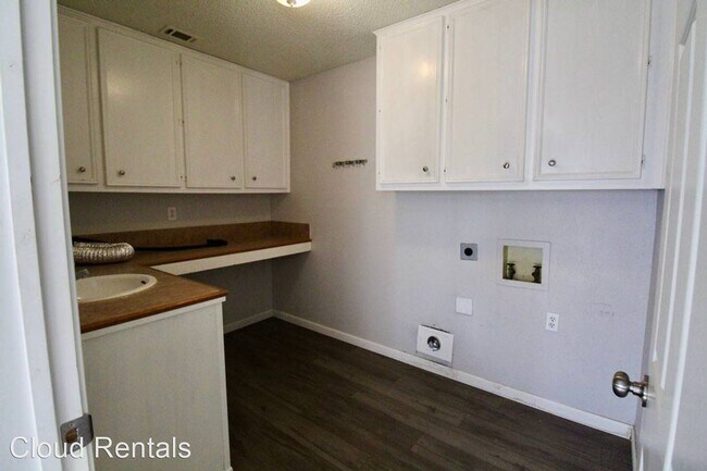 Building Photo - 3 br, 2 bath House - 1904 STARDUST ST
