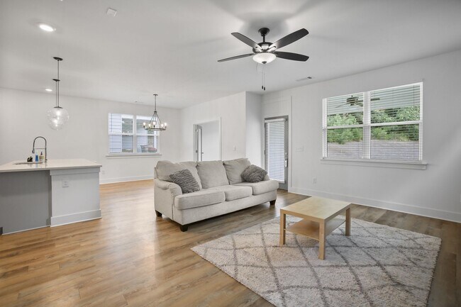 Building Photo - 3411 Adler Trl