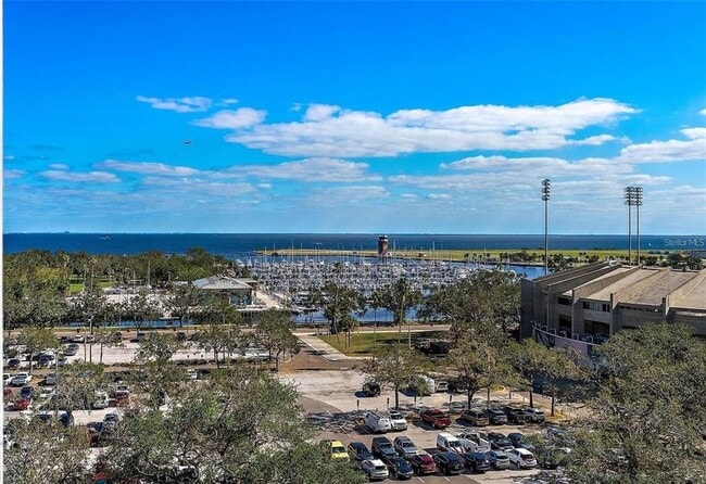 Building Photo - 175 1st St S