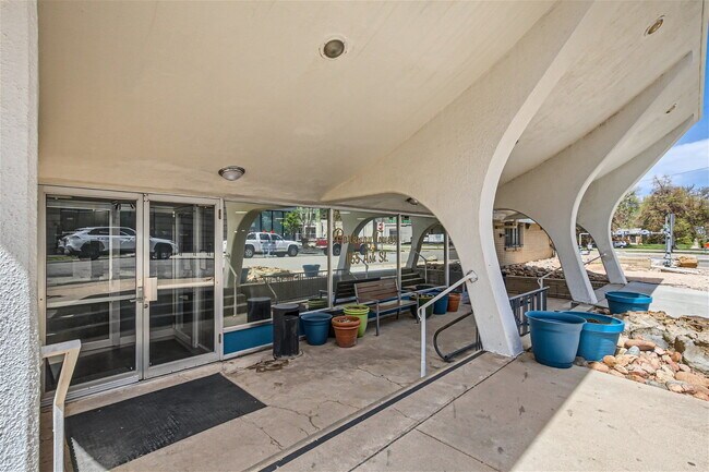 Building Photo - Fully Furnished Denver Apartment Near City Park, Cherry Creek & Congress Park