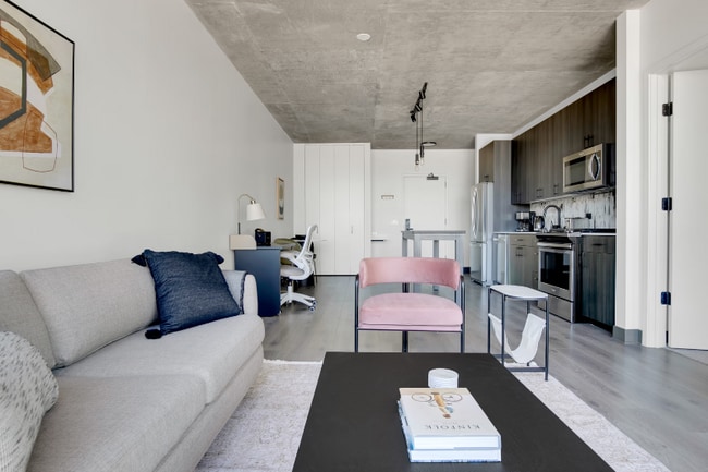 Building Photo - 208 N Ada St