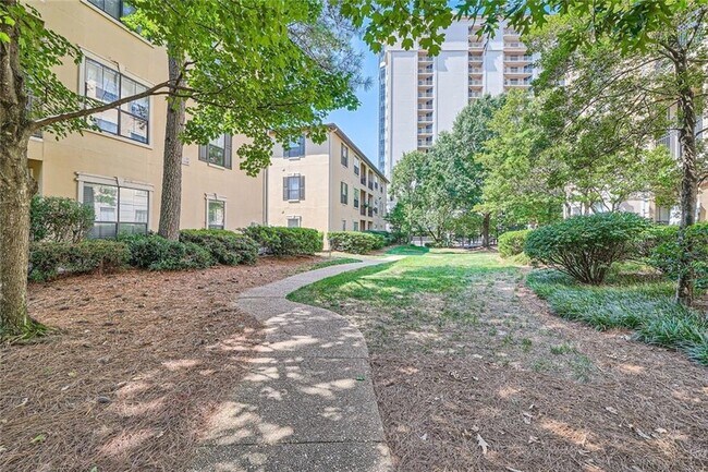 Building Photo - 3777 Peachtree Rd NE