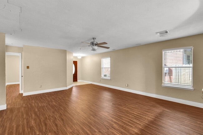 Building Photo - 914 Ivycroft Ln