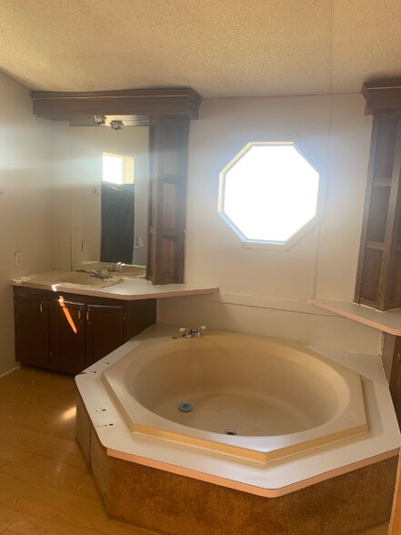 Building Photo - 107 Valley View Ct