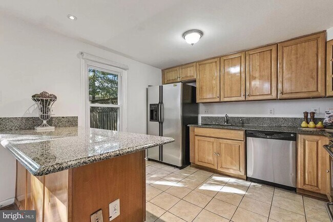 Building Photo - 10606 Tuppence Ct