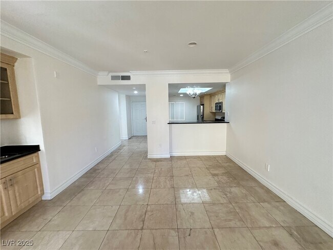 Building Photo - 270 E Flamingo Rd