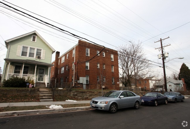 Building Photo - 3711 Horner Pl SE