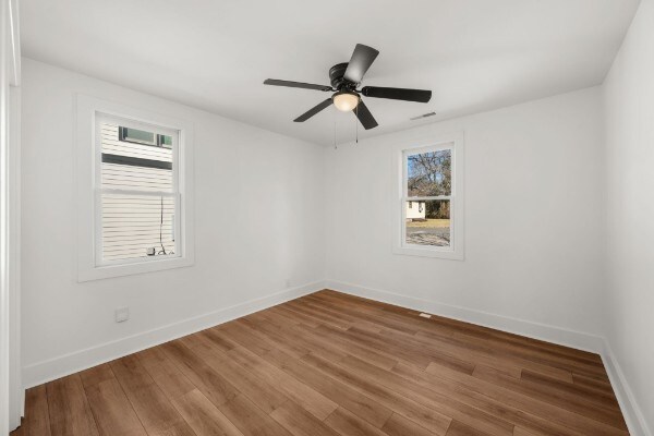 Building Photo - 910 Apex St