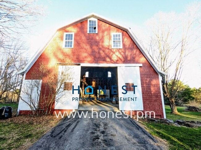 Building Photo - 113 Albion Rd