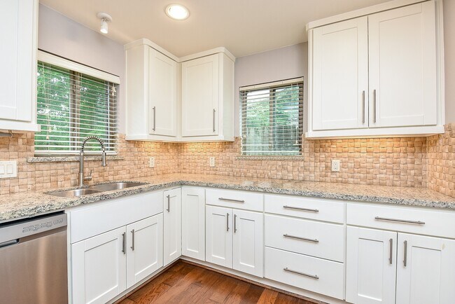 Building Photo - 5815 Dryad Dr