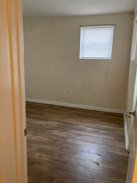 First floor bedroom - 55 S 19th St