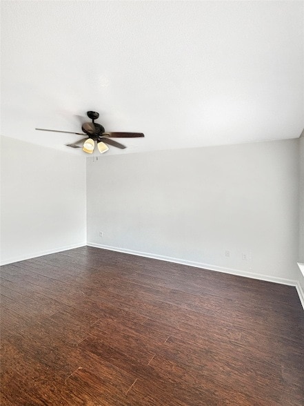 Building Photo - 1217 Caroline Dr