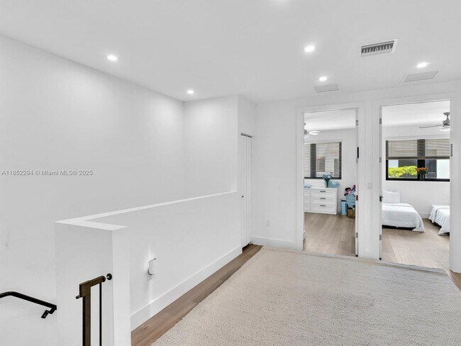 Building Photo - 4110 N Oak Pl