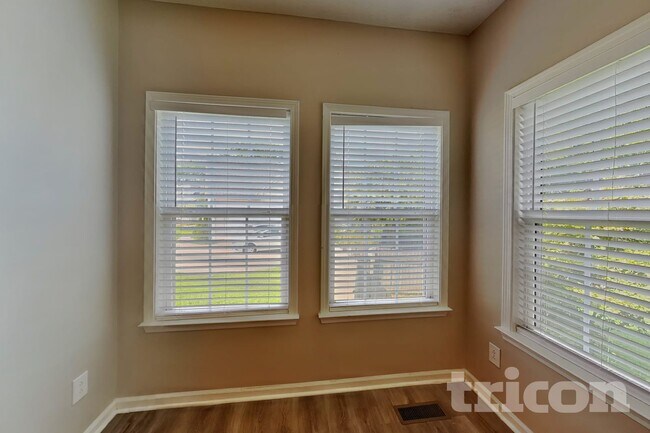 Building Photo - 559 Heartland Ln