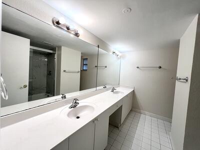 Building Photo - 4215 N University Dr