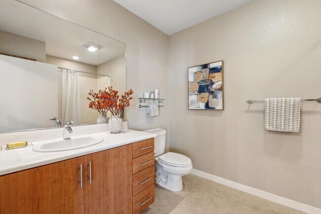Building Photo - Refined Urban Condominium at Jack London S...