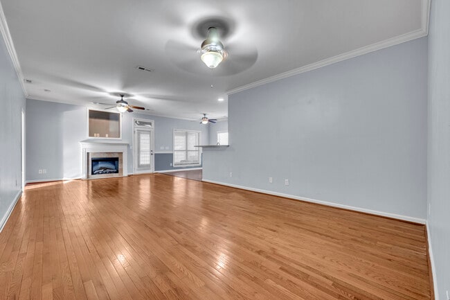 Building Photo - 3105 Vintage Way