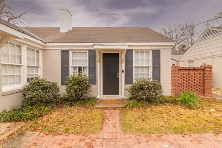 Building Photo - 3912 Crestview Dr