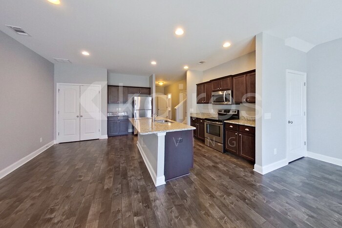 Building Photo - 807 Ferguson Ln