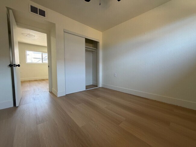 Building Photo - 438 Perlite Way