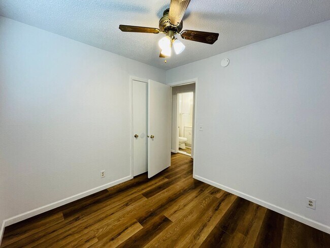 Building Photo - Current remolded home in Union School District