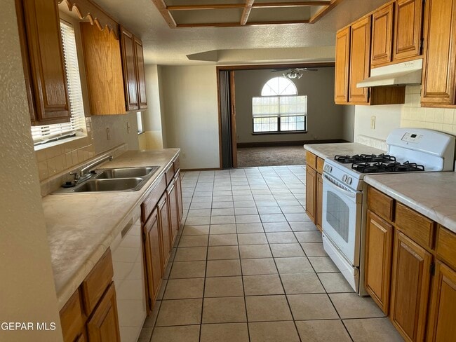 Building Photo - 2601 Jefferson Ave