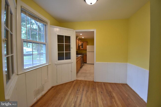 Building Photo - 7804 Ridgewood Dr