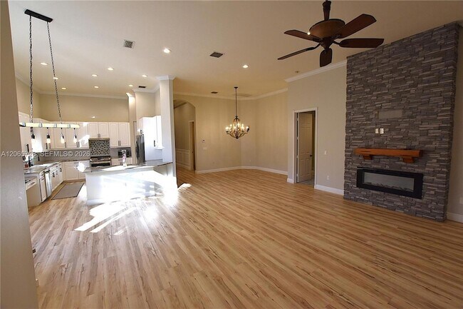 Building Photo - 10086 Noceto Way